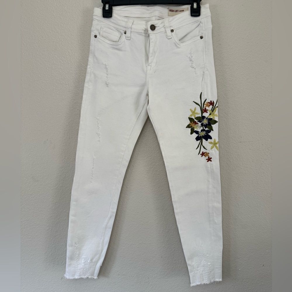 WishList Embroidered Jeans Size Medium